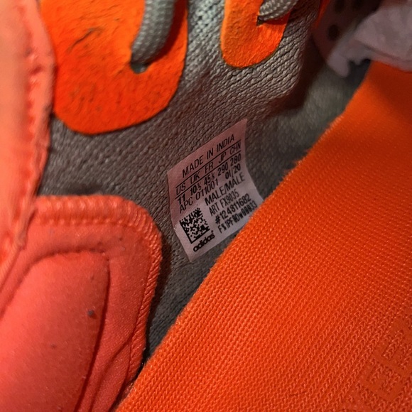 Adidas Yeezy 350 V2 Desert Sage. Size US 11. - Picture 4 of 4